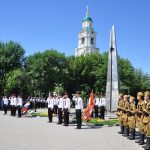 Почетный караул на линейке скорби и памяти