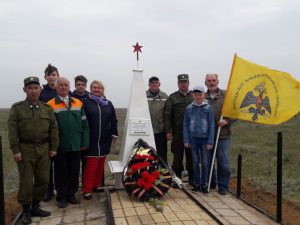 Акция "Чистый памятник" по уборке захоронений времен ВОВ