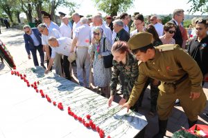 Всероссийская военно-патриотическая акция «Горсть памяти»