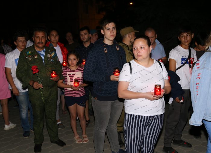 Астраханские патриоты приняли участие в акции "Свеча памяти"