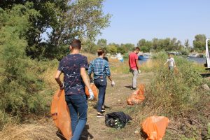 Акция по уборке берегов "Чистые берега"