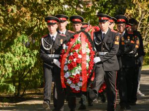 Патриотический митинг прошел в Братском саду города Астрахани 25 октября 2019 года