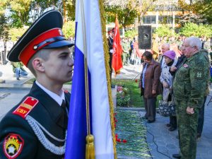 Патриотический митинг прошел в Братском саду города Астрахани 25 октября 2019 года