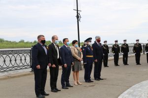 Председатель Совета поисковых отрядов Даиров Искандарбек Исламбекович возложил венки