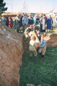 Астраханцы в поисковой экспедиции в Новгородской области, 1996 год.