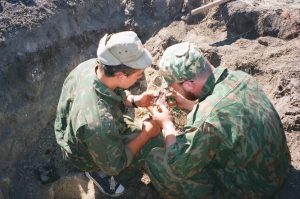 Астраханцы в поисковой экспедиции в Волгоградской области, 1996