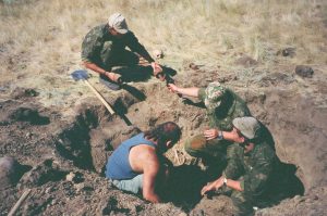 Астраханцы в поисковой экспедиции в Волгоградской области, 1996