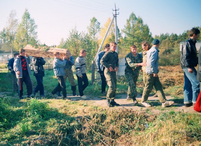 Астраханцы в поисковой экспедиции в Новгородской области, 1996 год.