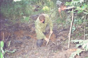 Астраханцы в поисковой экспедиции в Новгородской области, 2001 год