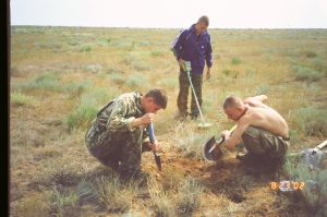 Астраханцы в поисковой экспедиции в Республики Калмыкия, 2002 год