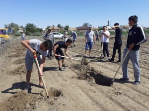 Астраханские патриоты приняли участие в акции "Посади лес"