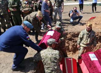 Астраханские и калмыцкие патриоты на торжественном мероприятии в п.Хулхута Яшкульского района Республики Калмыкия 2021