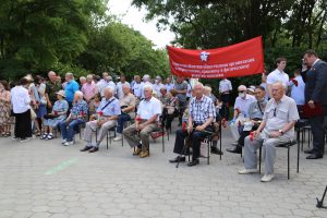 В Братском саду города Астрахани состоялось патриотическое мероприятие "Линейка памяти и скорби", посвященное 80-й годовщине начала Великой Отечественной войны