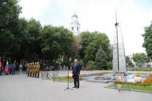 В Братском саду города Астрахани состоялось патриотическое мероприятие "Линейка памяти и скорби", посвященное 80-й годовщине начала Великой Отечественной войны