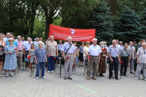 В Братском саду города Астрахани состоялось патриотическое мероприятие "Линейка памяти и скорби", посвященное 80-й годовщине начала Великой Отечественной войны