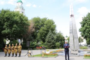 В Братском саду города Астрахани состоялось патриотическое мероприятие "Линейка памяти и скорби", посвященное 80-й годовщине начала Великой Отечественной войны