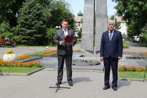 В Братском саду города Астрахани состоялось патриотическое мероприятие "Линейка памяти и скорби", посвященное 80-й годовщине начала Великой Отечественной войны