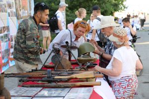 На набережной реки Волги прошли мероприятия, посвященные Дню молодежи