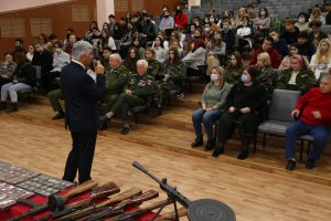 Уроки мужества "Мы помним подвиг солдата" и различные патриотические выставки прошли для студентов Iкурсаколледжа строительства и экономики АГАСУ