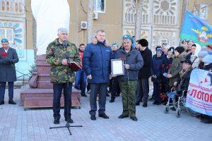 Астраханские патриоты открыли памятник главкому Воздушно-десантных войск Василию Маргелову