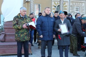 Астраханские патриоты открыли памятник главкому Воздушно-десантных войск Василию Маргелову