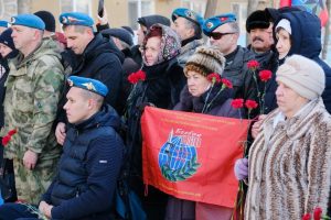 Астраханские патриоты открыли памятник главкому Воздушно-десантных войск Василию Маргелову