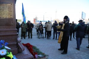 Астраханские патриоты открыли памятник главкому Воздушно-десантных войск Василию Маргелову