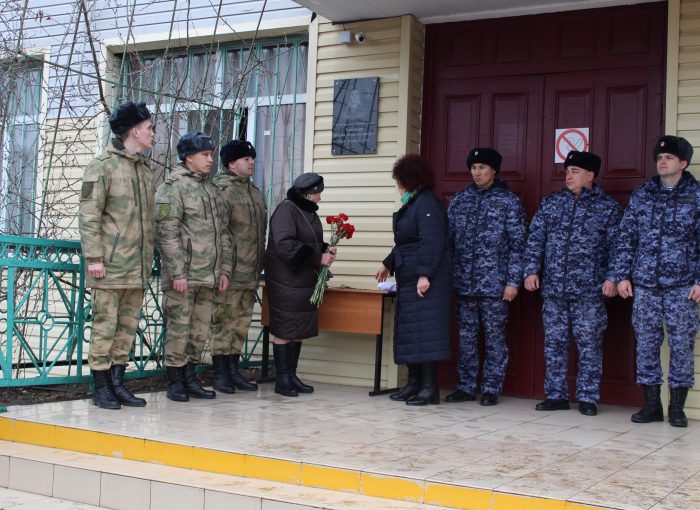 Торжественное открытие памятной плиты Урванцеву Юрию