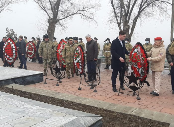 Возложение венков и цветов, приуроченное к Дню защитника Отечества