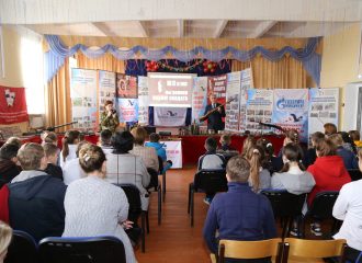 Выставки и уроки мужества в Тишковской СОШ
