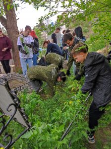 Астраханские патриоты приняли участие в региональном проекте "Очищаем историческую память от мусора"