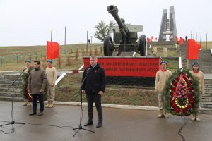 Астраханские и Калмыцкие поисковики на митинге в п.Хулхута Яшкульского района Республики Калмыкия