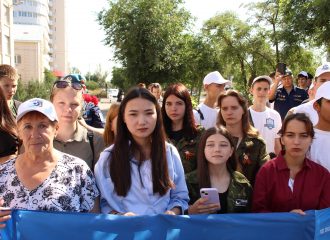 Астраханские патриоты на открытии памятной мемориальной доски советскому военачальнику, командующему ВДВ с 1959 по 1961 г.г., генерал-полковнику Тутаринову Ивану Васильевичу