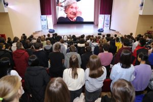 Уроки мужества и патриотические выставки прошли для детей и молодежи Лиманского района Астраханской области