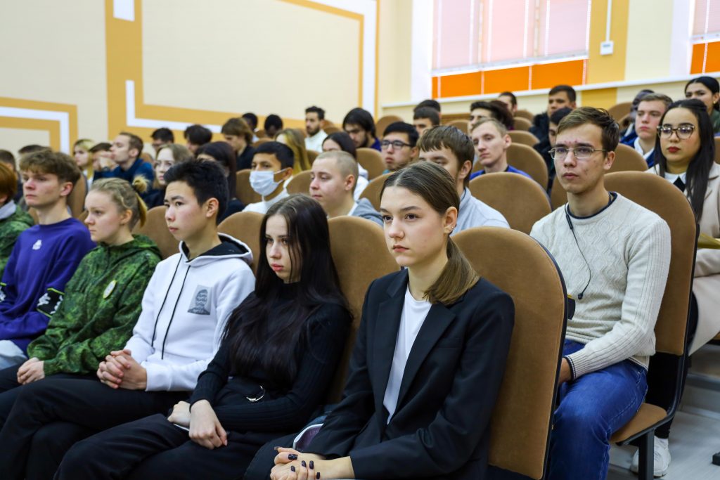 Студенты АГТУ стали участниками урока мужества «О доблести, о подвигах, о славе»