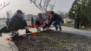 Астраханские патриоты на субботнике