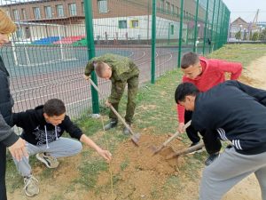 Продолжаются субботники