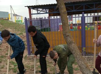 Продолжаются субботники