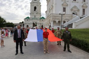 Астраханские патриоты на празднике, посвященному Дню России