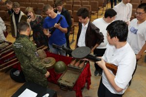 Выставки и уроки мужества в Астраханском автодорожном колледже