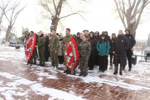 Астраханские патриоты почтили память погибших защитников Отечества - возложили цветы