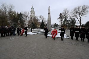 Астраханские патриоты почтили память погибших защитников Отечества - возложили цветы