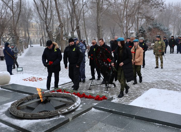 Астраханские патриоты приняли участие в акции памяти, посвященной 80-летию полного снятия блокады Ленинграда