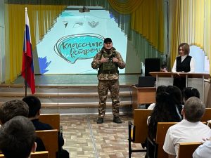 В городе Харабали прошли встречи с участником СВО