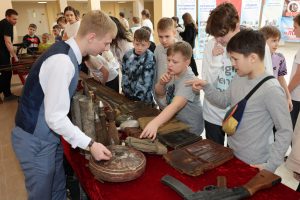 Уроки мужества и патриотические выставки прошли в рамках регионального проекта «Мы помним подвиг солдата»