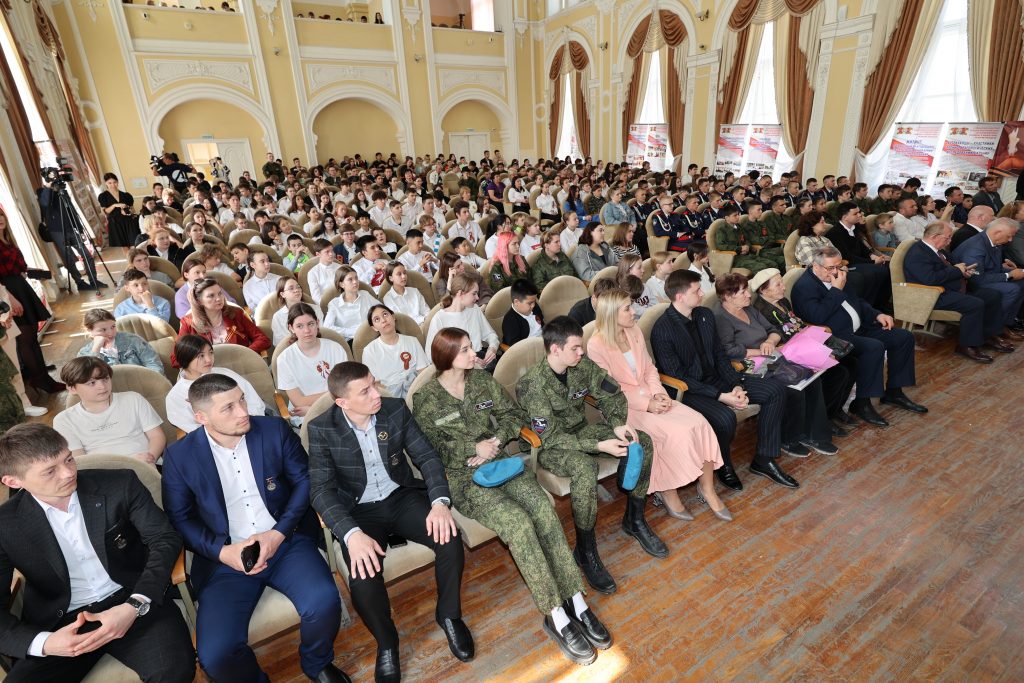 В Астраханской государственной консерватории прошло Торжественное открытие региональной Вахты Памяти-2024 «Зовет нас поисковая тропа»