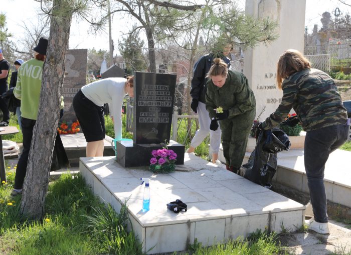 Астраханские патриоты в акции «Очистим историческую память от мусора»