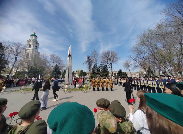 Митинг "Растим патриотов России" прошел в Астрахани при поддержке Фонда президентских грантов