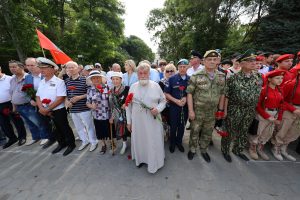 В Астрахани прошла «Линейка памяти и скорби»