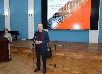 Пришла желанная победа, от сталинградских стен пришла